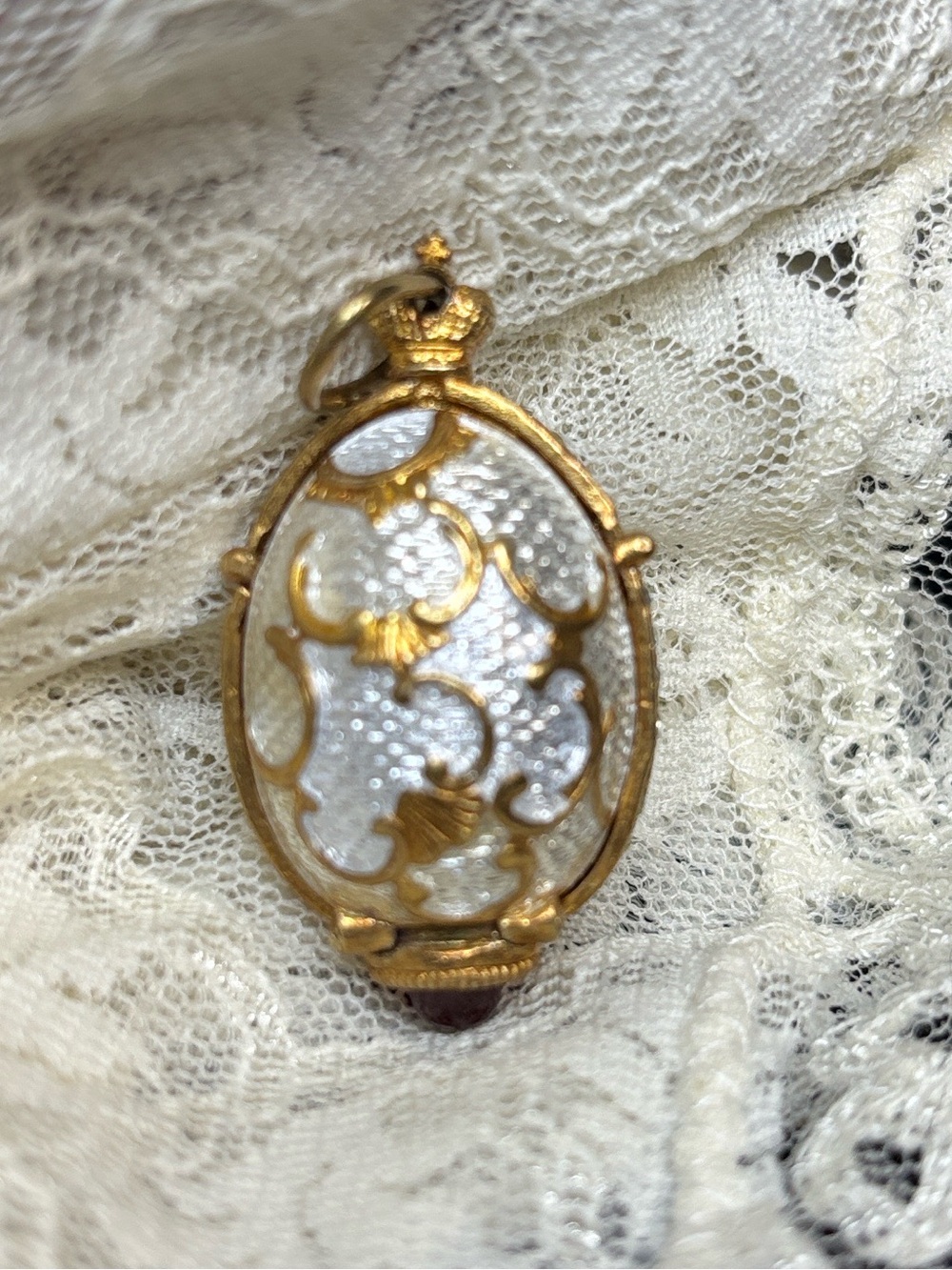 Joan Rivers Bouquet of Flowers Oval Pendant Charm - Elegant Women's Jewelry